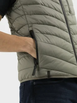 Camel Active Bodywarmers Bodywarmer Heren Olijfgroen -Beroemde Herenkleding Winkel 46ddd5b269ed190fc6a55291ee6f80be scaled