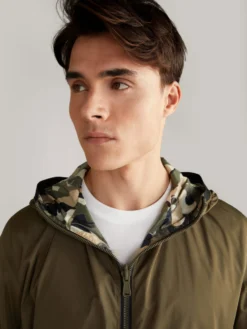 Joop Jeans Tussenjassen Tussenjas Lannie Heren Olijfgroen -Beroemde Herenkleding Winkel 6ab72726e22c1456776f2fea9fbf74ee scaled